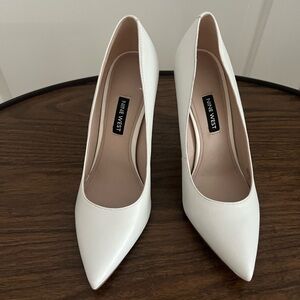 Nine West Tatiana White Leather Pointed Toe Stiletto Pumps – Size 7